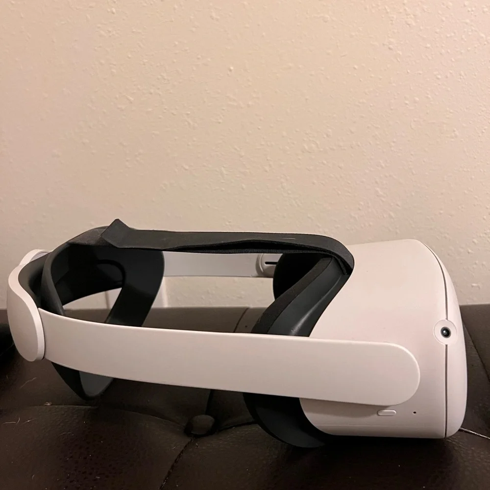 Oculus Quest 2 (64 gb)